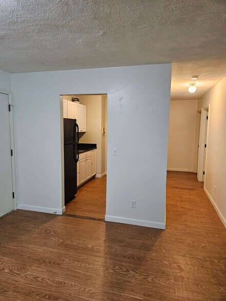 Building Photo - 310 Brook Village Rd