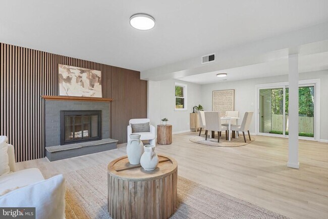 Building Photo - 4512 Sleaford Rd