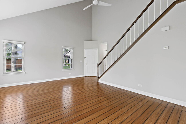 Building Photo - 728 Brandon Pl