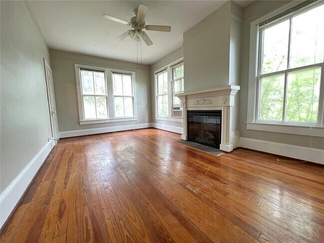 Building Photo - 414 NE 5th Ave