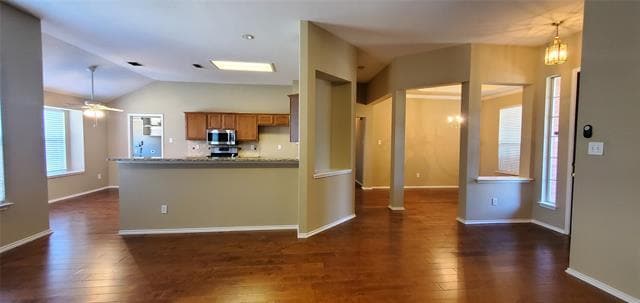 Building Photo - 10901 Camelot Dr
