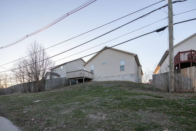 Building Photo - 2792 Gateway Park Ln
