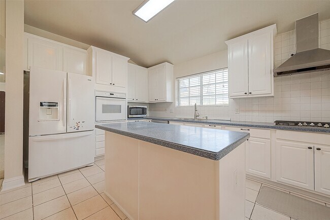 Building Photo - 9407 Dora Meadows Dr