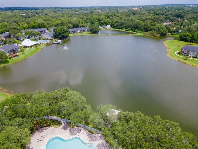 Building Photo - 1BR + Den Condo with Exclusive Move-In Incentive