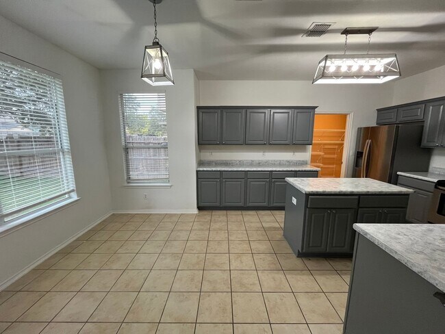 Building Photo - 15434 Grosbeak Pass