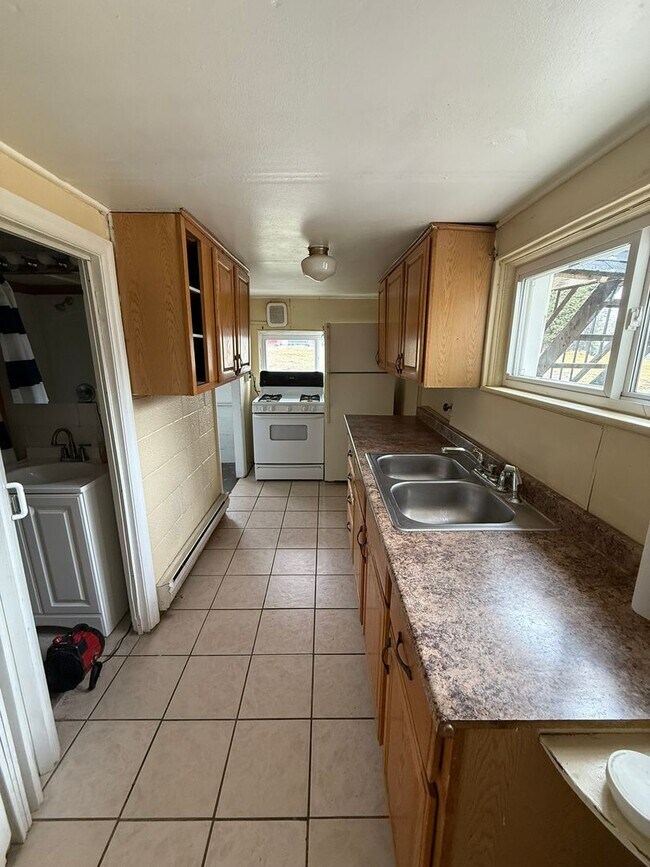 Building Photo - 235 W Main St