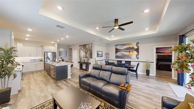 Building Photo - 5655 SW 78th Ave Rd
