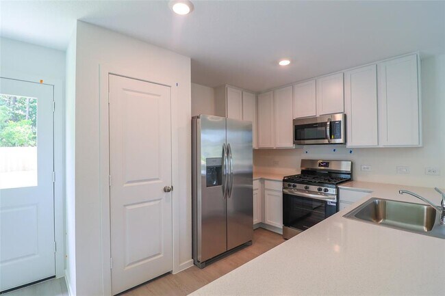 Building Photo - 31371 Black Cherry St