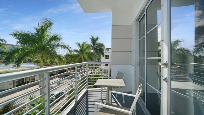 Building Photo - 155 E Boca Raton Rd