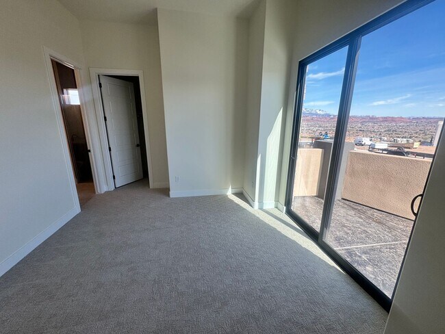 Building Photo - Beautiful Single-Level Home with Trail Access & Stunning Views!!!