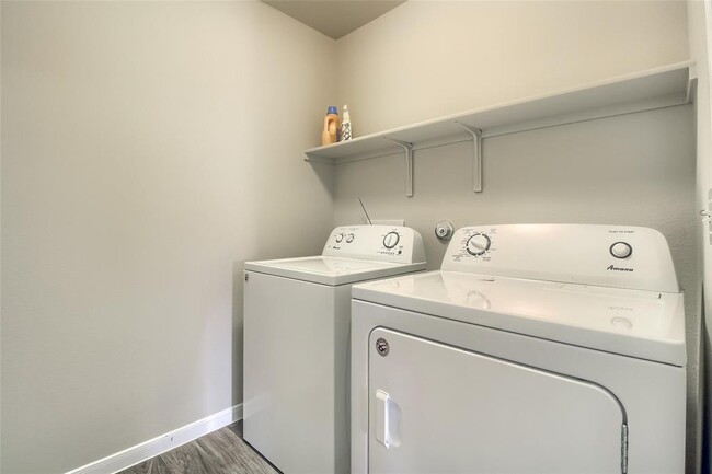 Building Photo - 102 Sulphur River Lp