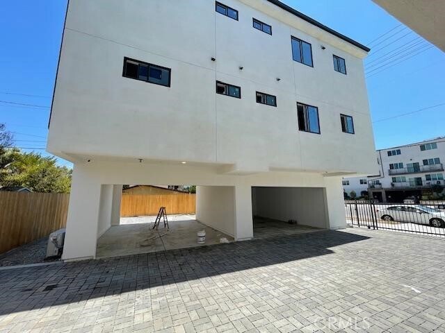 Building Photo - 11453 W Victory Blvd