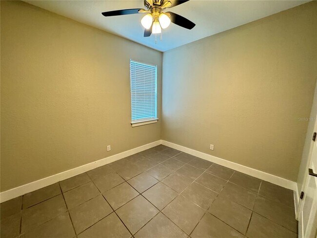 Building Photo - 13 Zinnia Ln