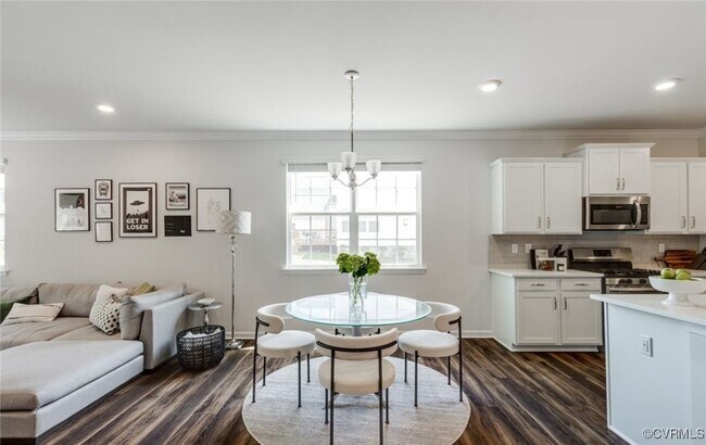 Building Photo - 5649 Rohan Pl