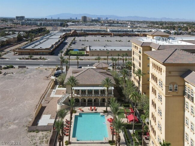 Building Photo - 2405 W Serene Ave