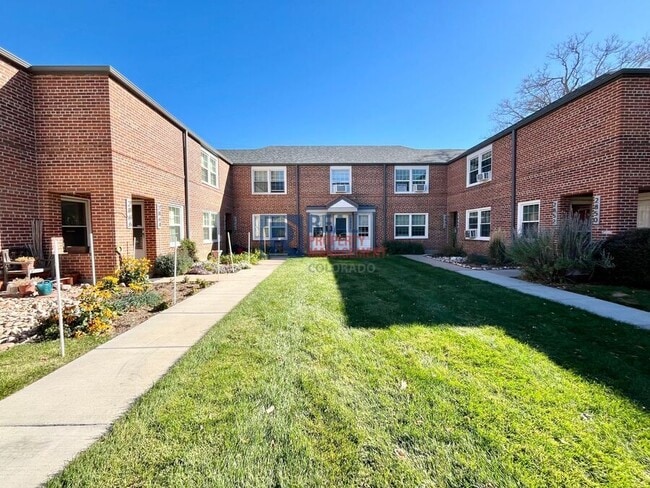 Primary Photo - 2858 Jasmine St