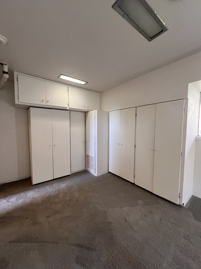 Building Photo - 10647 Newtown Rd