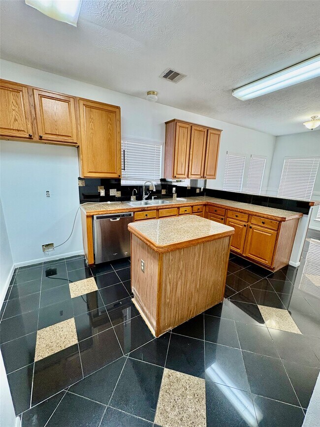 Building Photo - 6206 Paddle Wheel Dr