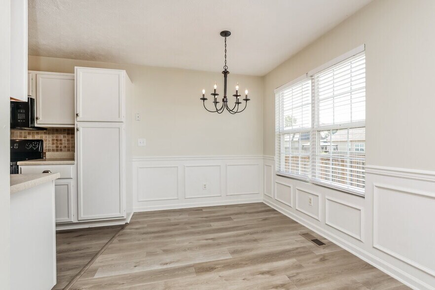 Building Photo - 1621 Antebellum Dr