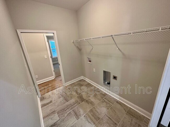 Building Photo - 107 Lasso Drive