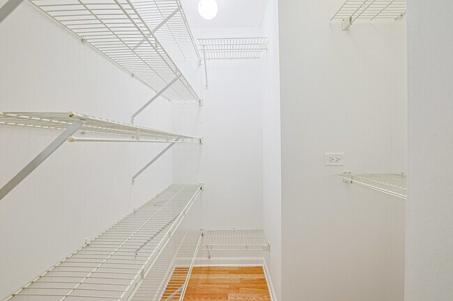 Building Photo - 929 Buccaneer Dr