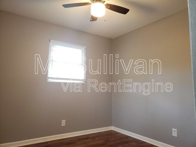 Building Photo - 2421 Dearborn Dr