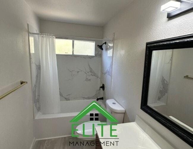 Building Photo - **2 Bed, 2 Bath Condo in Gated Community |...