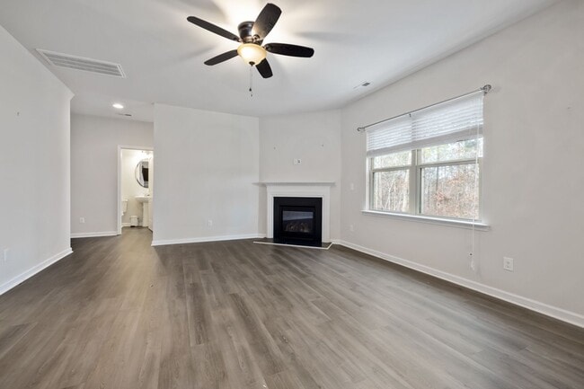 Building Photo - Move-In Ready Highland Creek Beauty! 4BR + Office + Den + Loft | Private Pond View & Top Communit...