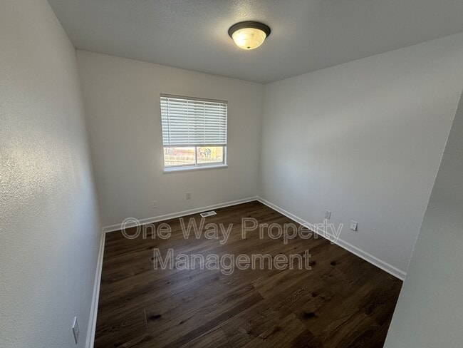 Building Photo - 4541 Dinosaur Ct