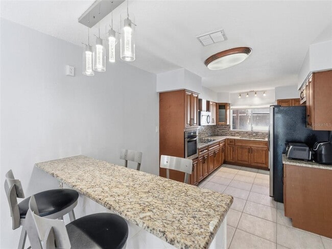 Building Photo - 207 W Broad St