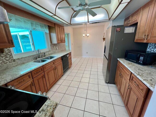 Building Photo - 1497 Krin Ct NE