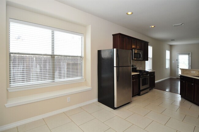 Building Photo - 20179 Royal Orchard Dr