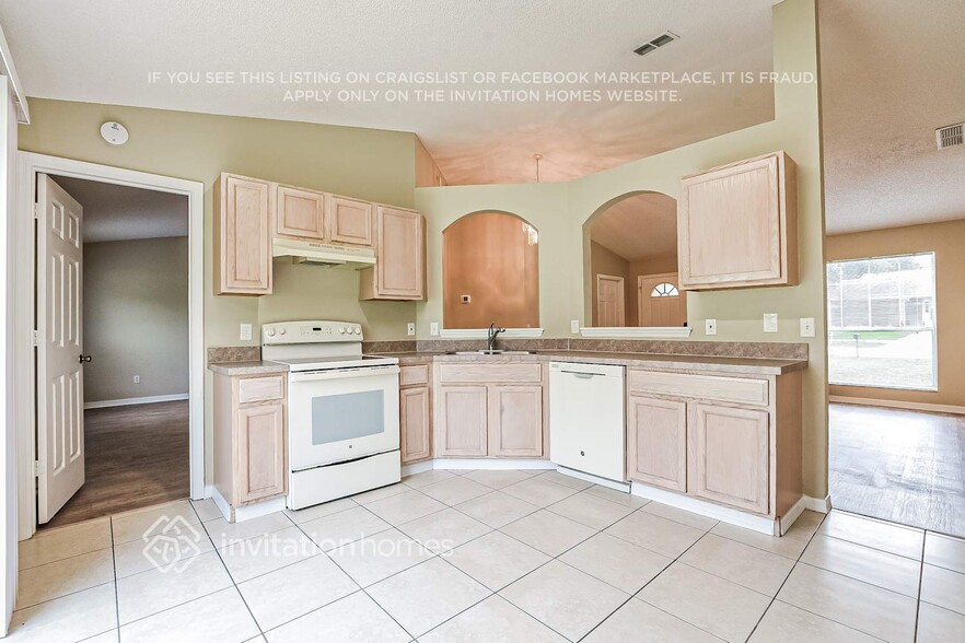 Building Photo - 3270 Phonetia Dr