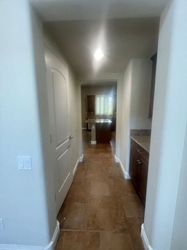 Building Photo - 3758 E Ember Glow Wy