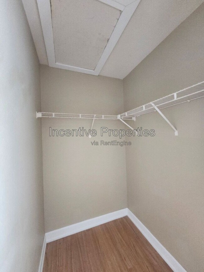 Building Photo - 4724 Walden Cir