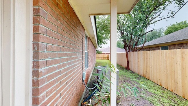 Building Photo - UPDATED DUPLEX IN NOLANVILLE ONLY $1,350!!!