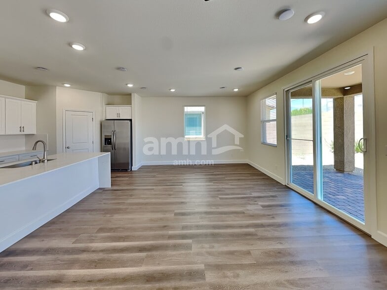 Building Photo - 8864 Dwarf Chin Ave