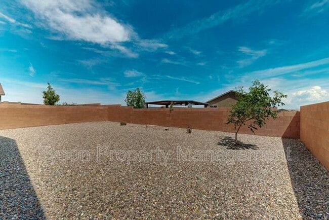 Building Photo - 3408 Oregon Trail Rd NE