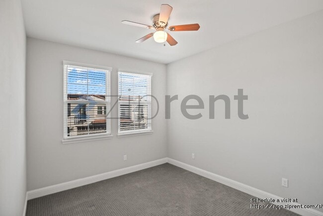 Building Photo - 205 Vereda del Turia