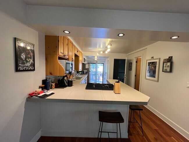 Building Photo - 2128 N Hoyne Ave