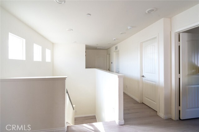 Building Photo - 6065 Coopers Hawk Dr