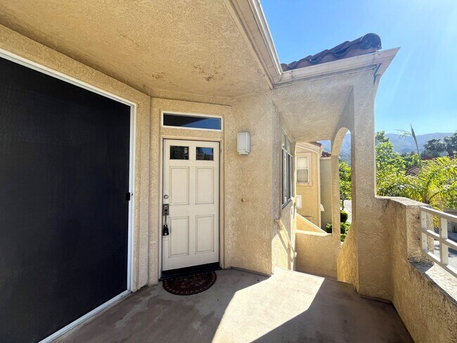 Building Photo - 2 bed, 2 bath located in Corona, CA!