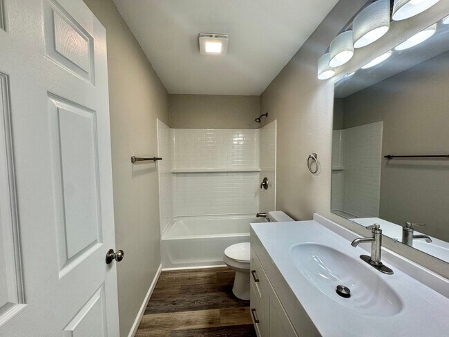 Building Photo - Newer construction 3 bed 2 bath home for rent