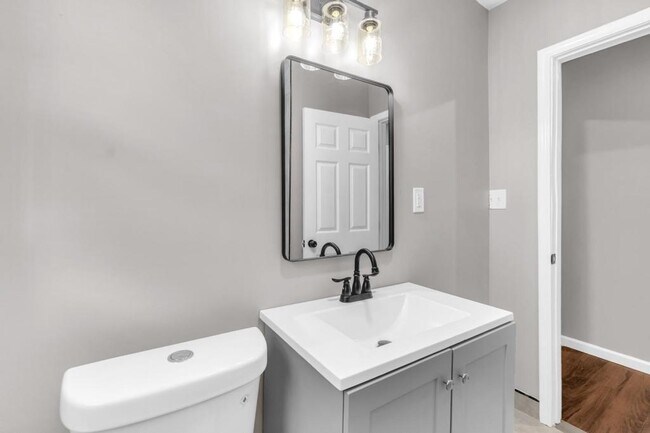 Building Photo - 2717 Burns Ave