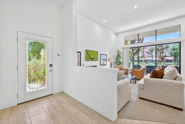 Building Photo - 55105 Oak-Hill