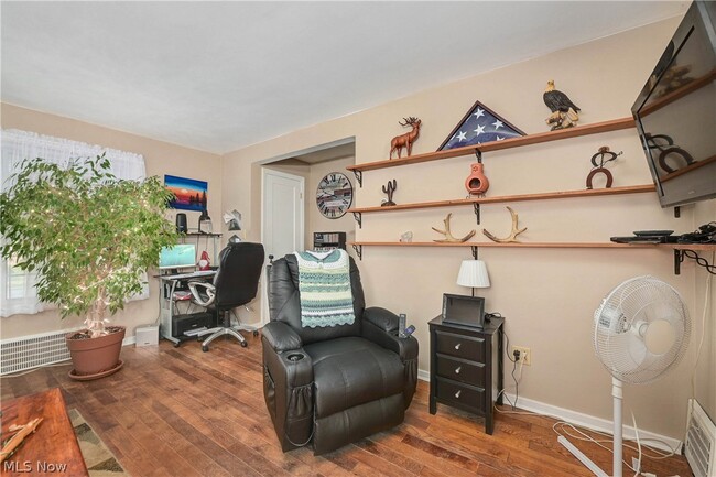 Building Photo - 1501 E 248th St