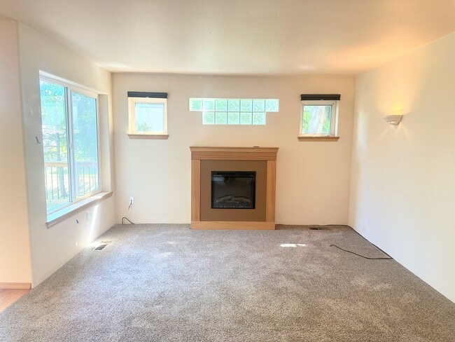 Building Photo - 1341 Evan Ln