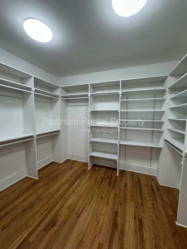 Building Photo - 150 Dahlgren St SE