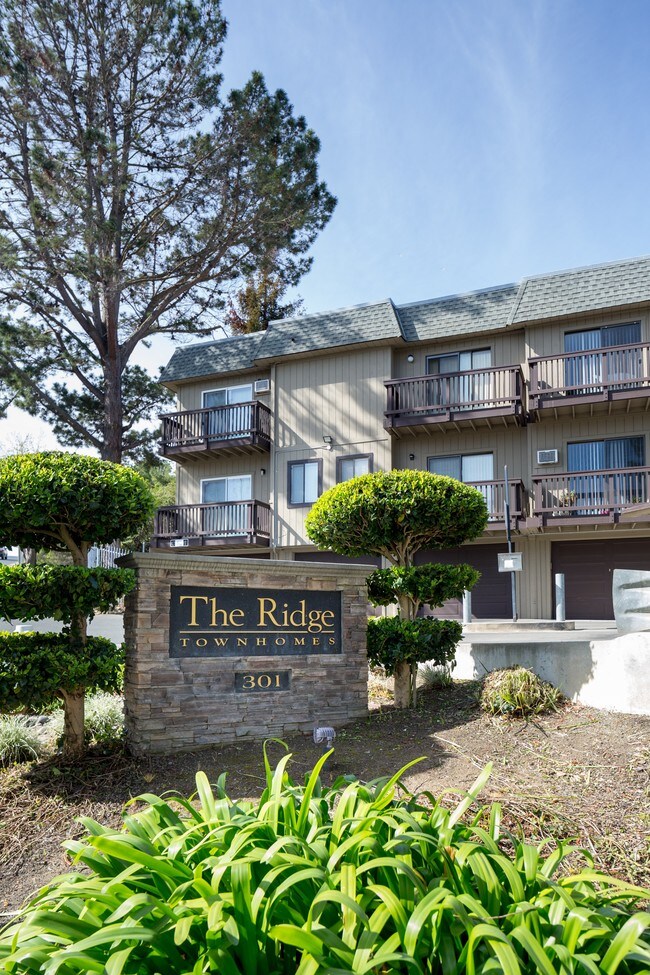 The Ridge Townhomes 301 Fairgrounds Dr Vallejo CA 94589 Apartment
