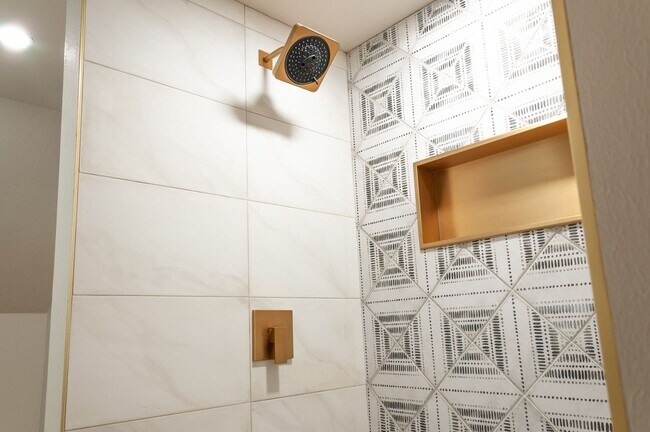 Building Photo - 3br/2bath Custom Remodeled Home Near Okemo